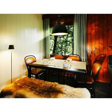 別荘 Forest House In The Valley